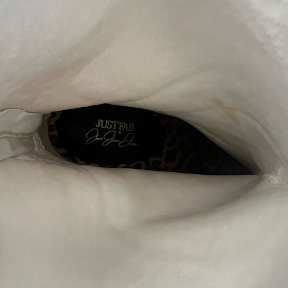 JustFab Jessie James Decker White “Crocodile” Booties - Picture 6 of 7